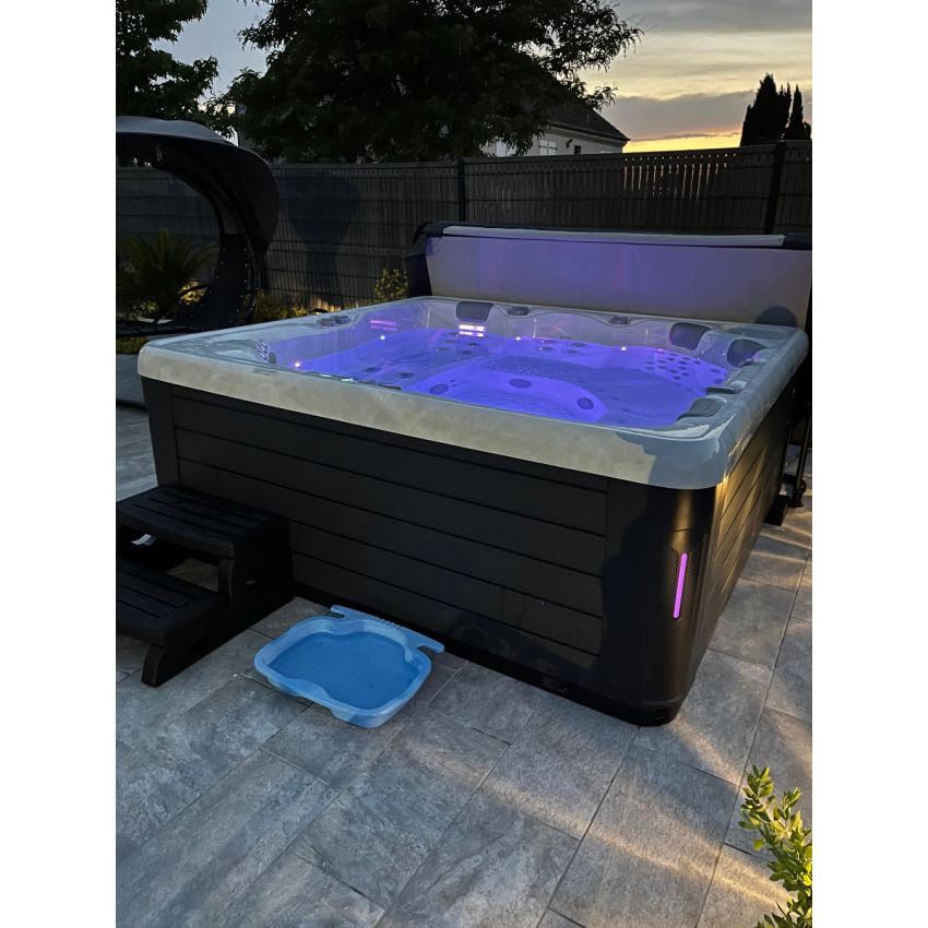 Spa Acrylique Carré SPARK 5 Places 200x82cm